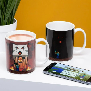 Šolja Paladone Minecraft - Nether Heat Change Mug 