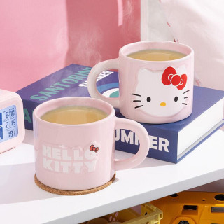 Šolja Paladone - Hello Kitty Embossed Mug 