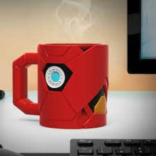 Šolja Paladone Marvel - Iron Man Shaped Mug 