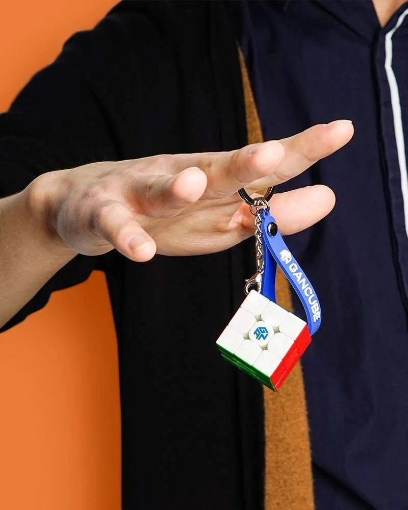 Privezak Rubikova kocka - GAN 330 3x3 Stickerless