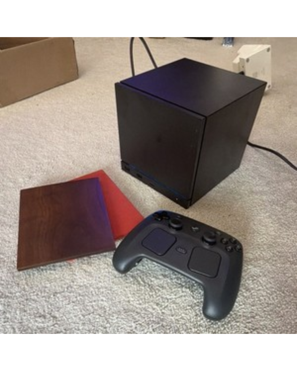 Konzola Valve Steam Machine 2TB + 2 Faceplates 