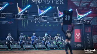 PS4 Monster Energy Supercross The Official Videogame 4 